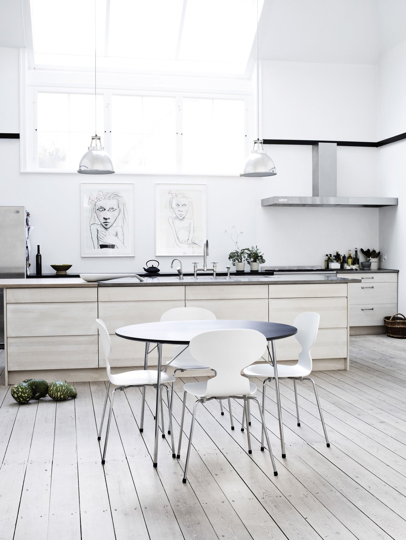 fritz-hansen-arne-jacobsen-ant-chair-3101-4legs-white-lacquer