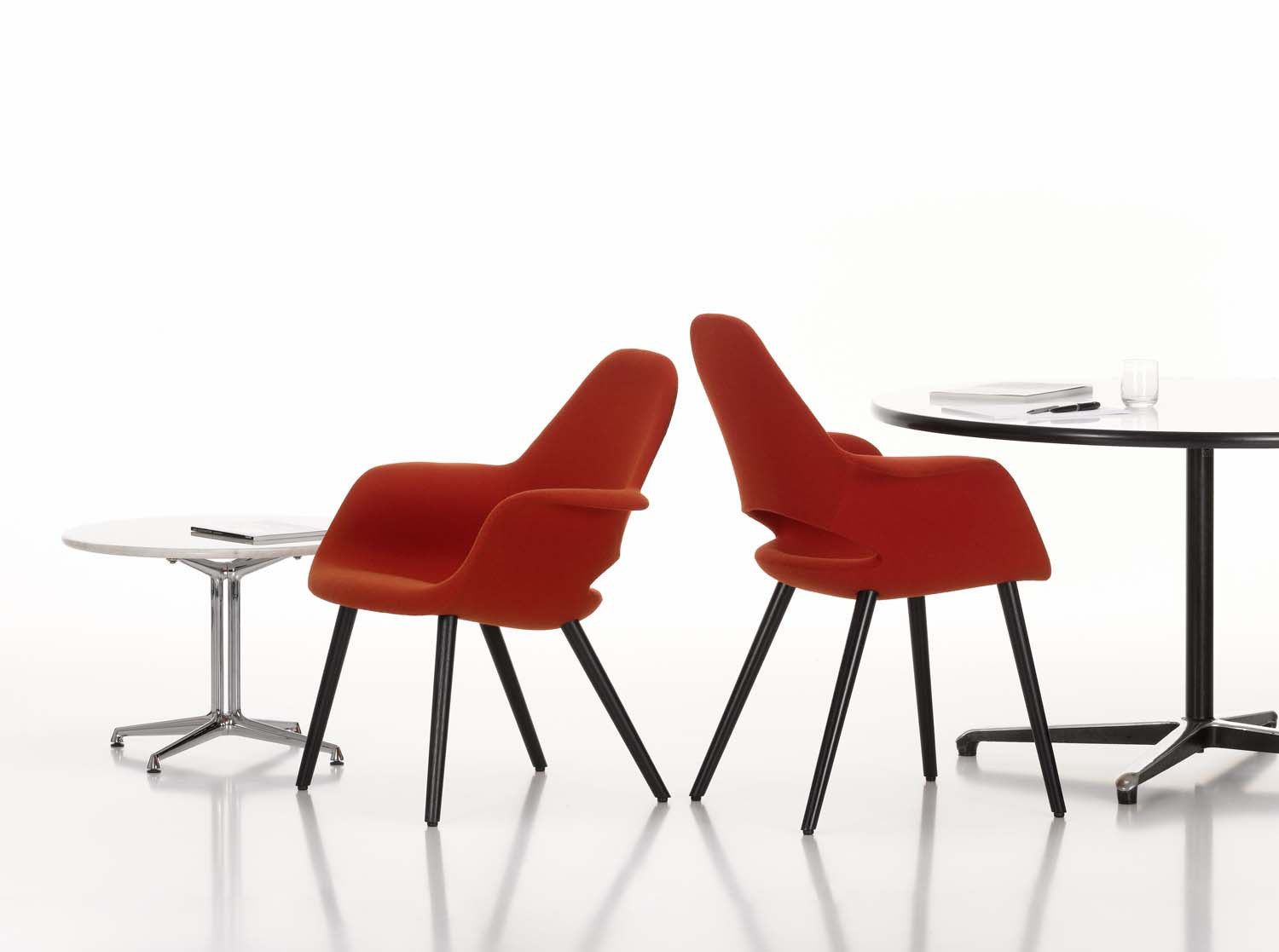 vitra-charles-eames-eero-saarinen-1940-organic-chair-red vitra-charles-eames-eero-saarinen-1940-organic-chair-red