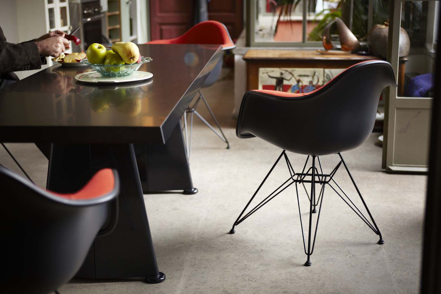 Trapeze Table