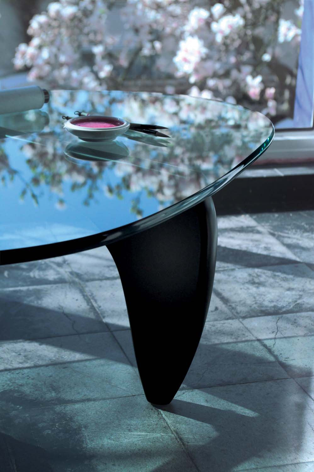 Noguchi Coffee Table, detail
