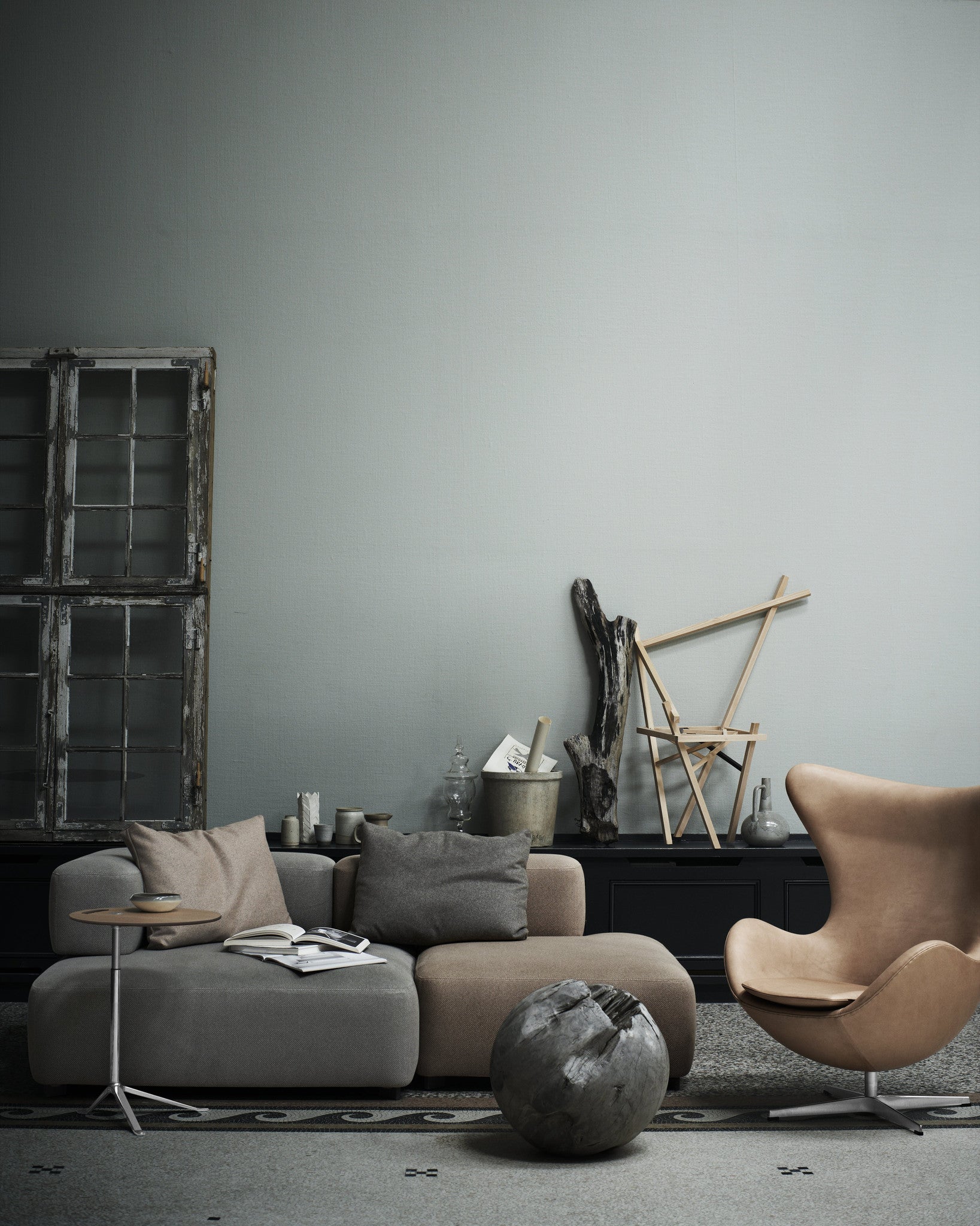 Arne Jacobsen Egg chair, beige leather