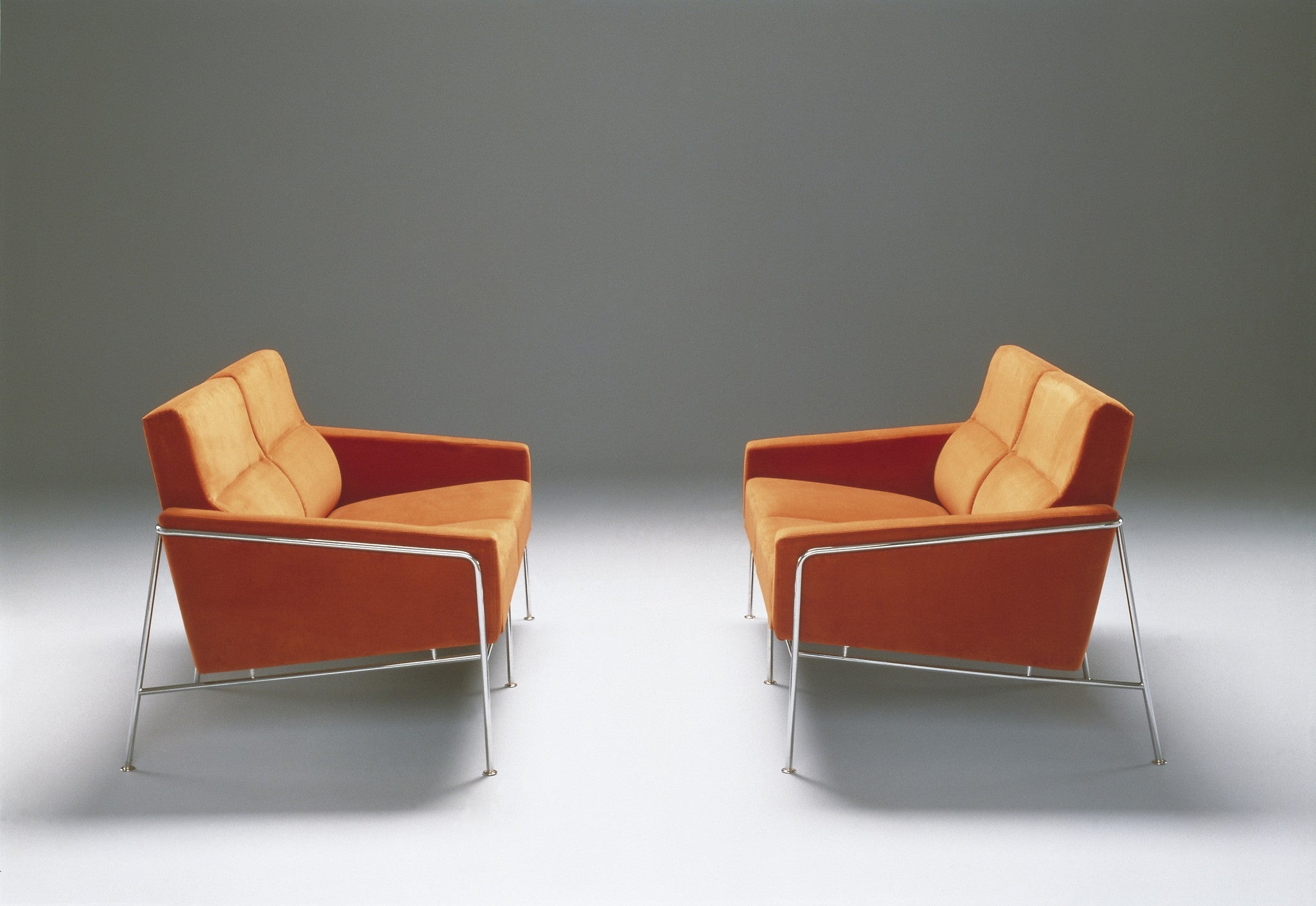 Fritz Hansen 3300 2-Seater Sofa Fritz Hansen 3300 2-Seater Sofa