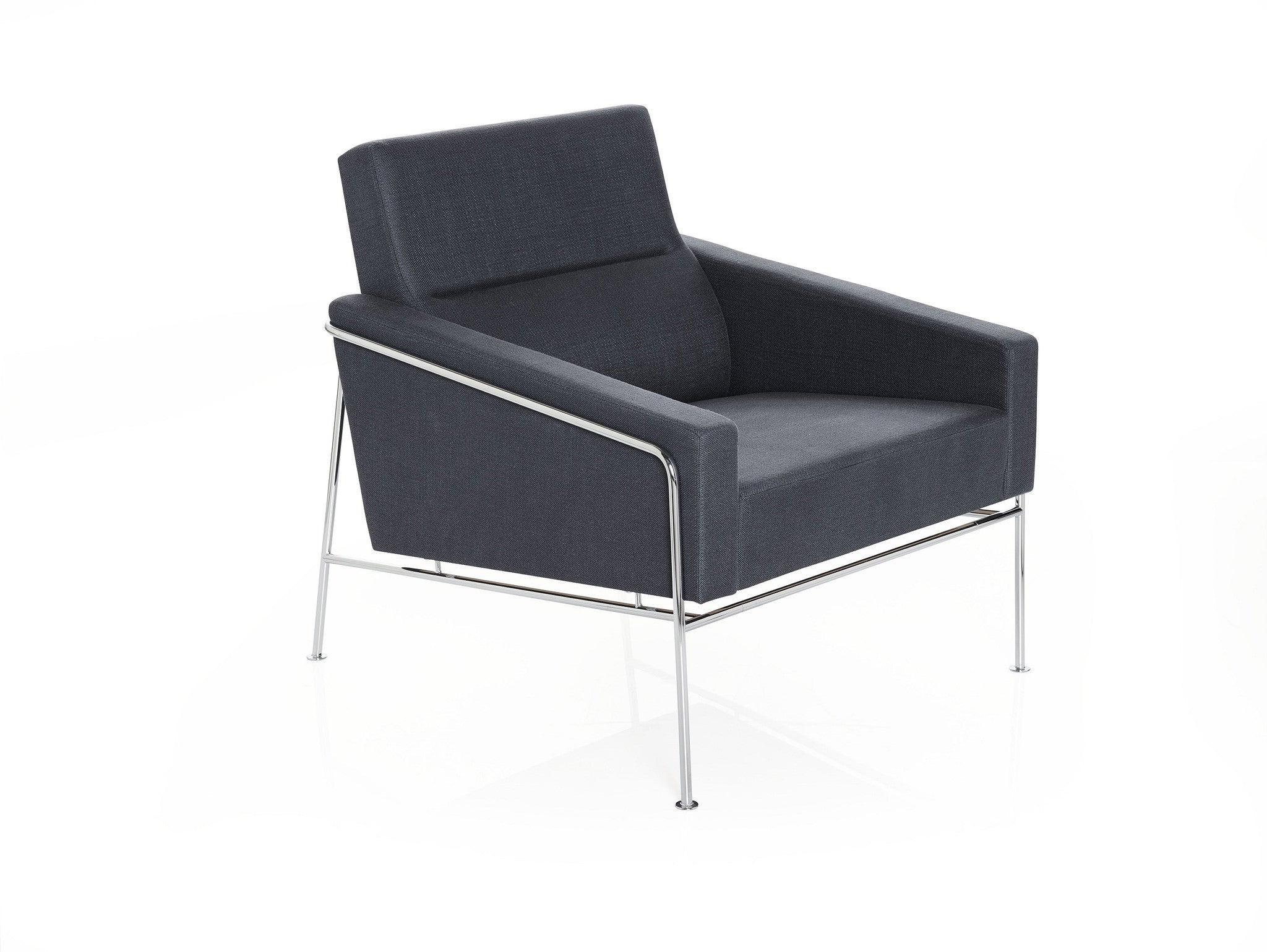 Fritz Hansen Series 3300 Easy Chair Fritz Hansen Series 3300 Easy Chair