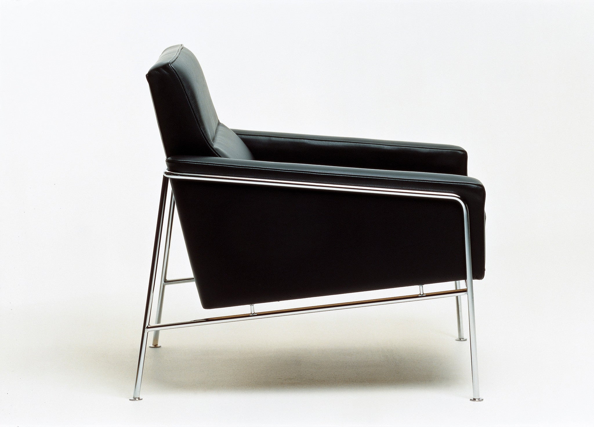 Fritz Hansen Series 3300 Easy Chair Fritz Hansen Series 3300 Easy Chair
