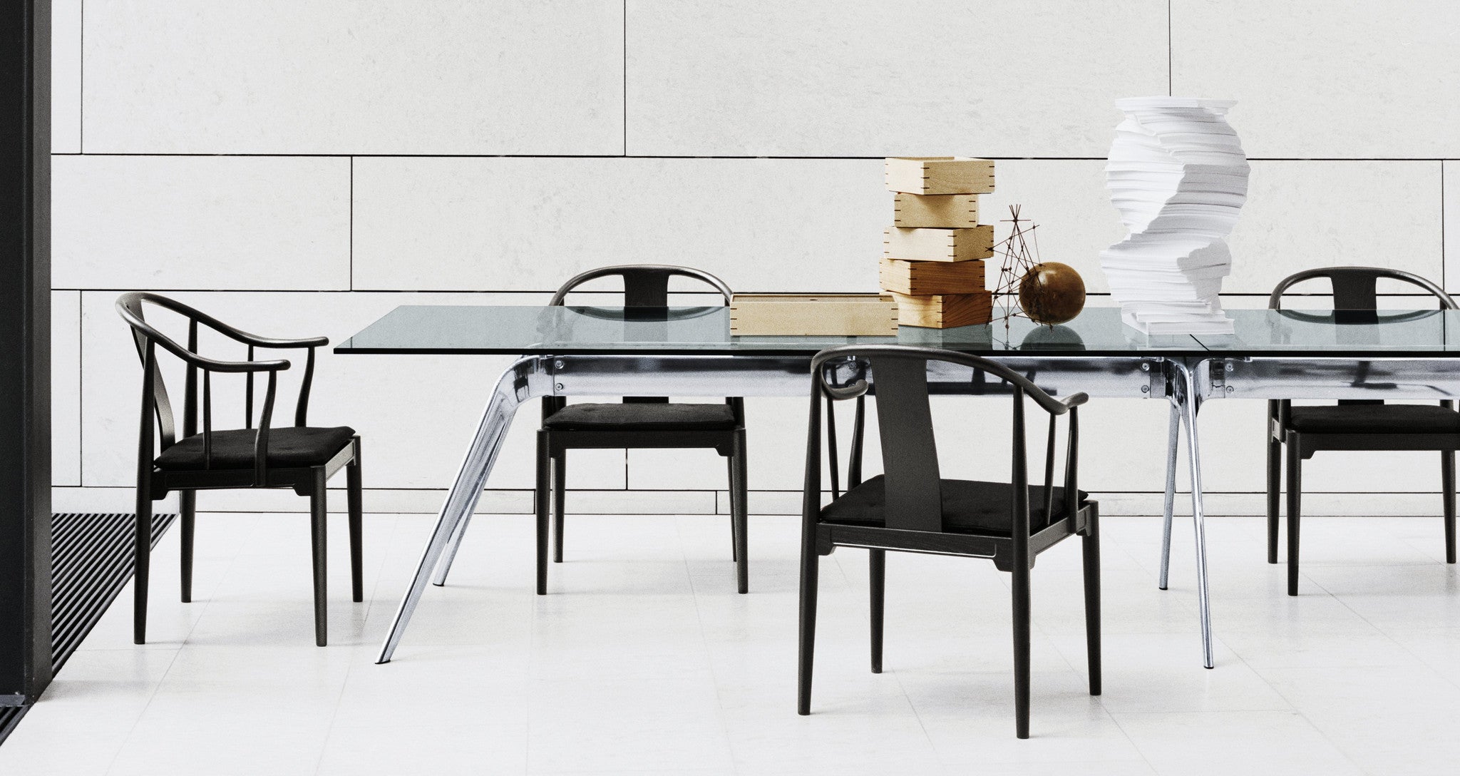 fritz_hansen_hans_wegner_china_chair_black