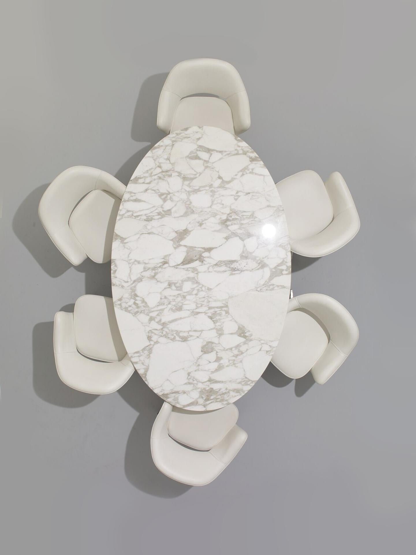 Saarinen Conference Armchair, oval tulip table Saarinen Conference Armchair, oval tulip table