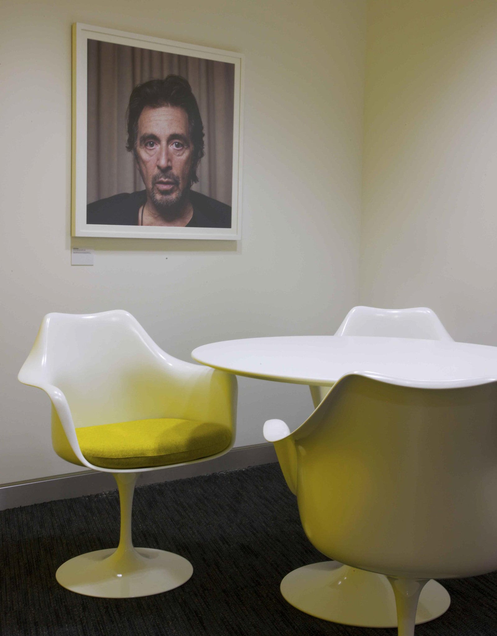 knoll-eero-saarinen-tulip-armchair-seat-cushion-lime