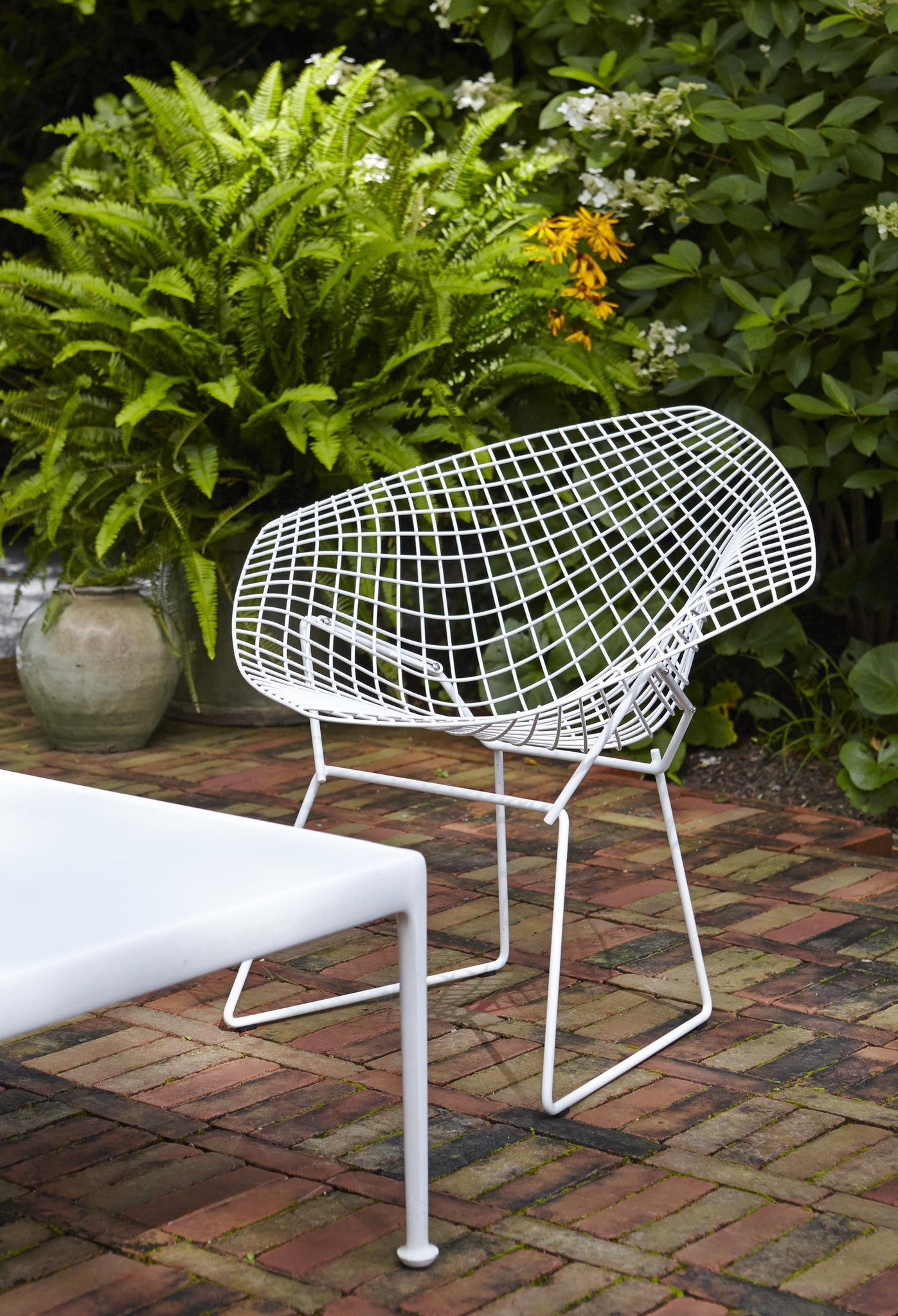 Bertoia Diamond Armchair Outdoor