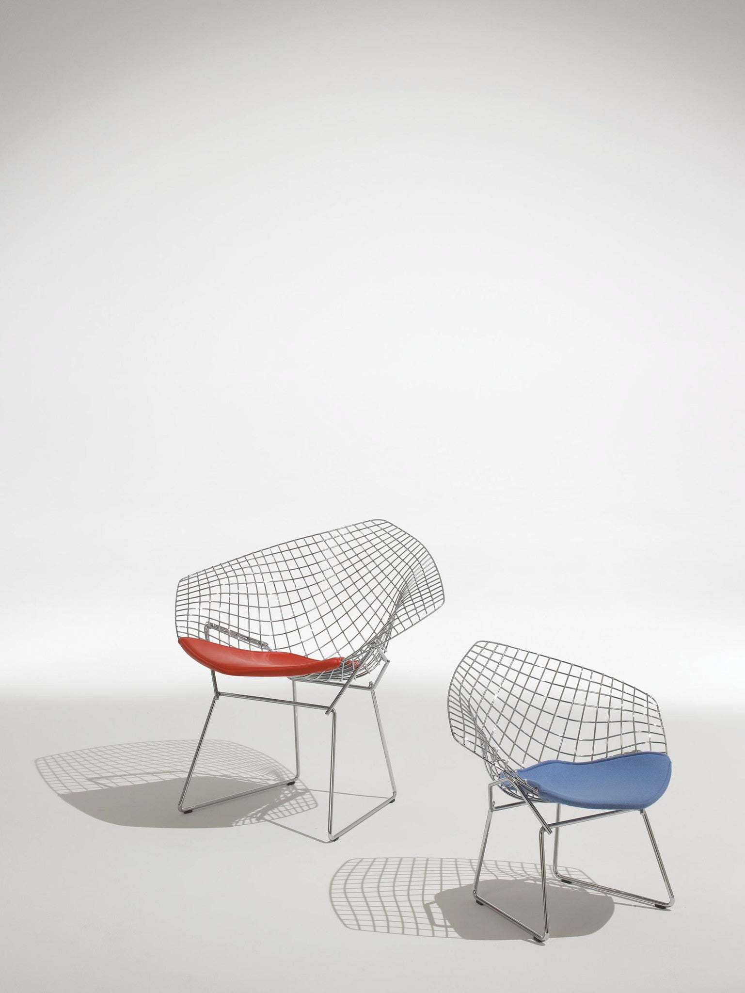 Bertoia Diamond Armchair orange and blue