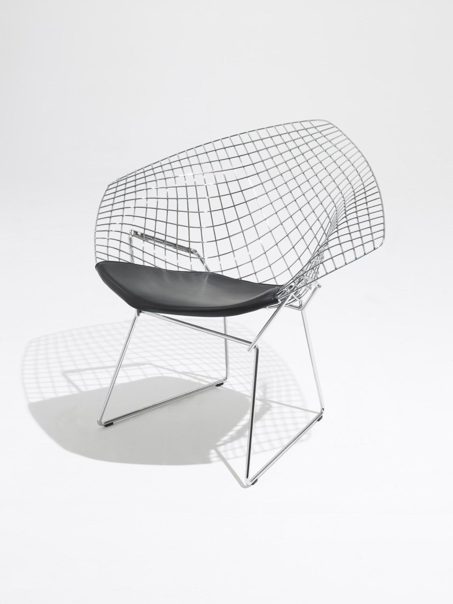 Bertoia Diamond Armchair black cushion