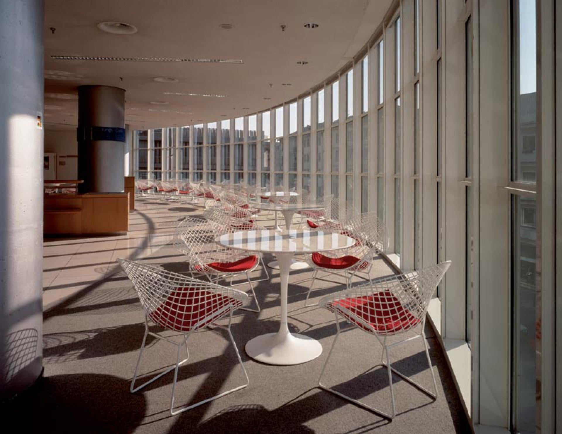 Bertoia Diamond Armchair