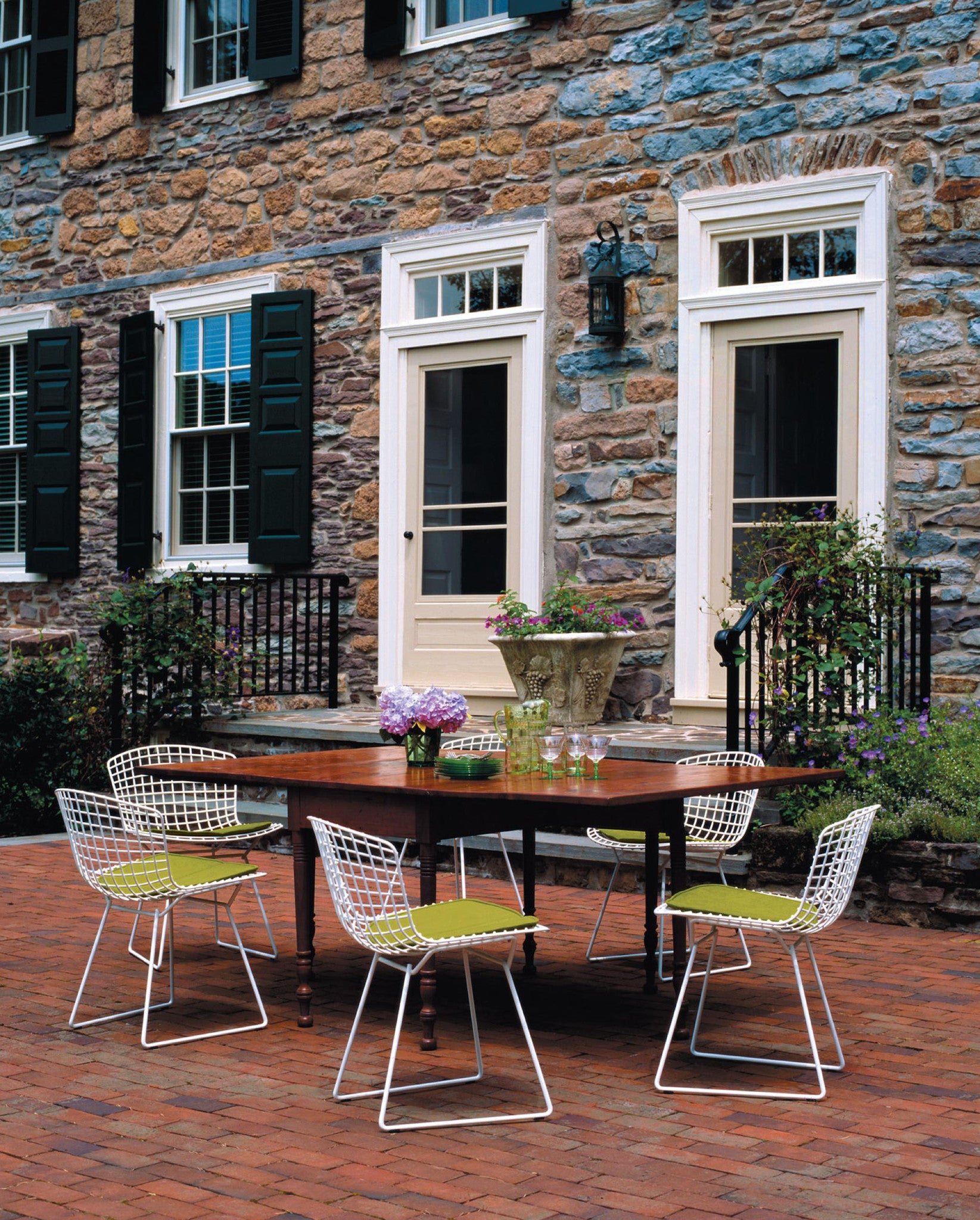 Bertoia Side Chair Outdoor in white
