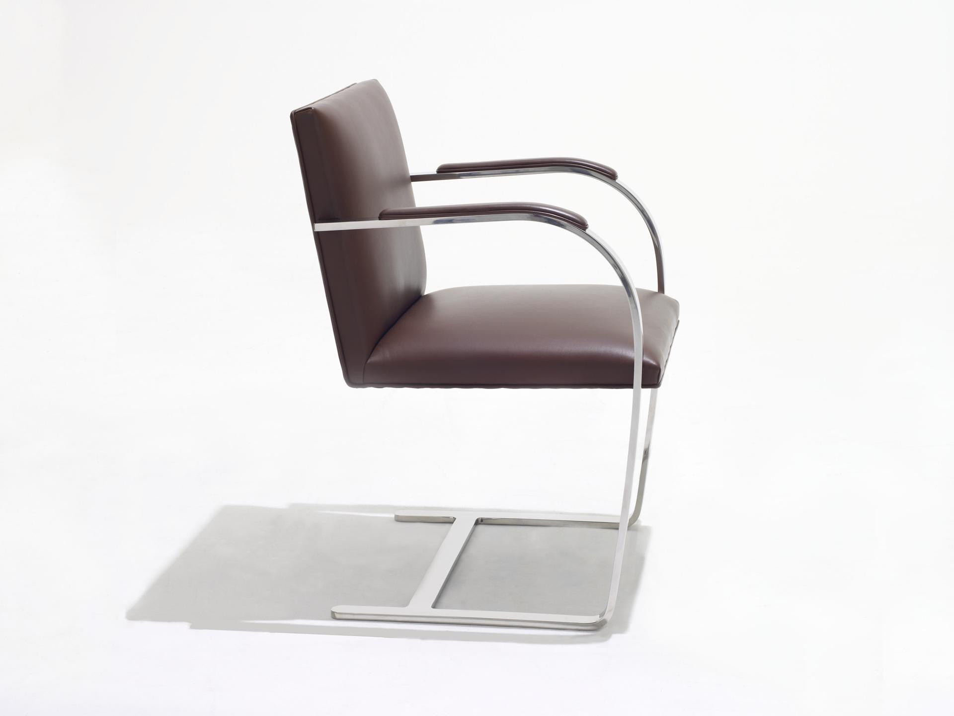 Brno Chair - Flat Bar with Armpads