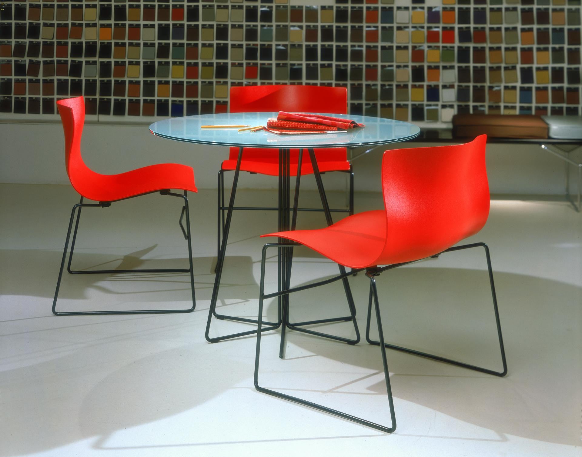 Paperclip Table Indoor