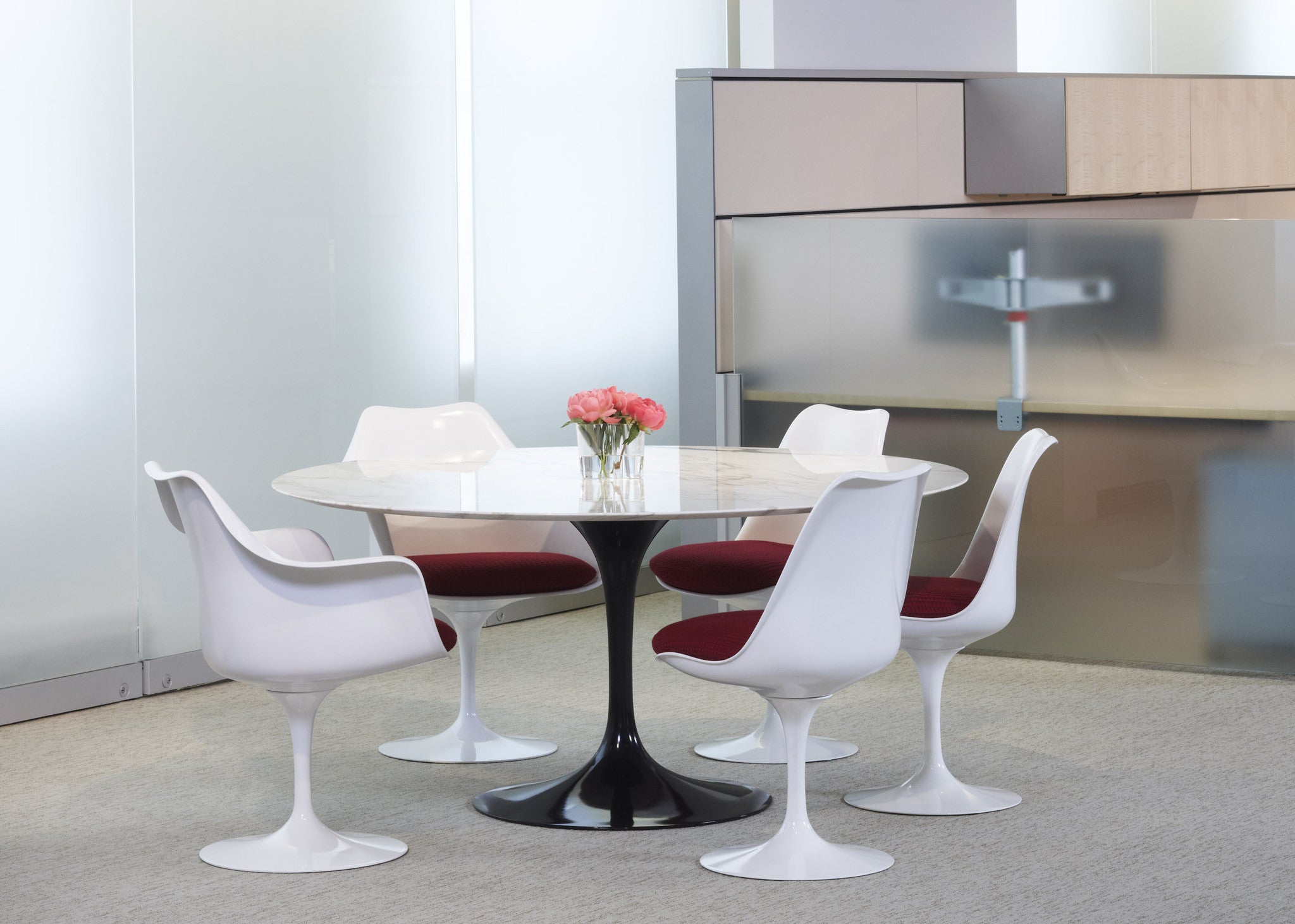 Saarinen Tulip Dining Table Round Saarinen Tulip Dining Table Round