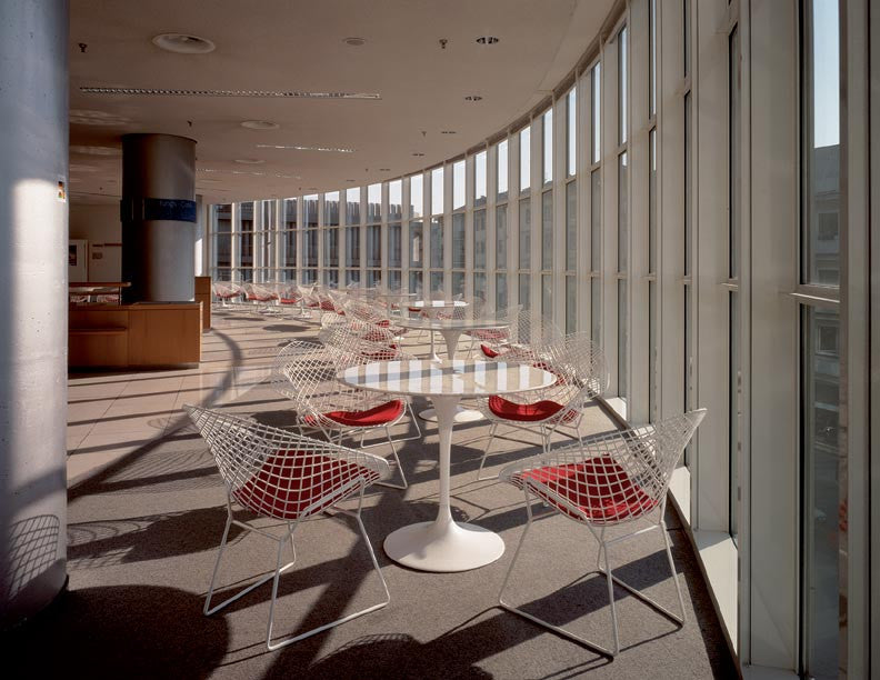 knoll-eero-saarinen-tulip-round-arabescato-marble-top-white-base knoll-eero-saarinen-tulip-round-arabescato-marble-top-white-base