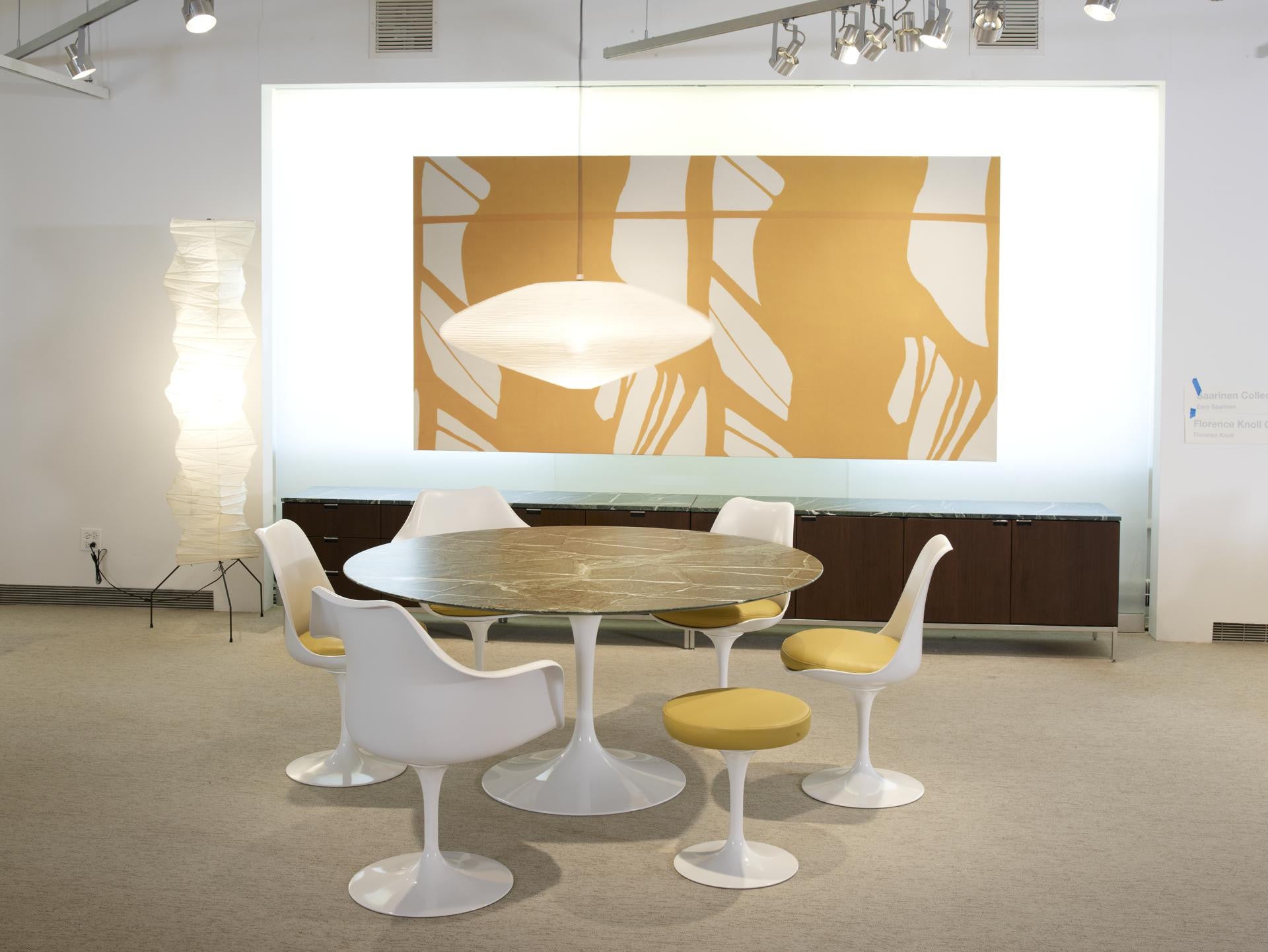 Saarinen Tulip Dining Table Round Saarinen Tulip Dining Table Round