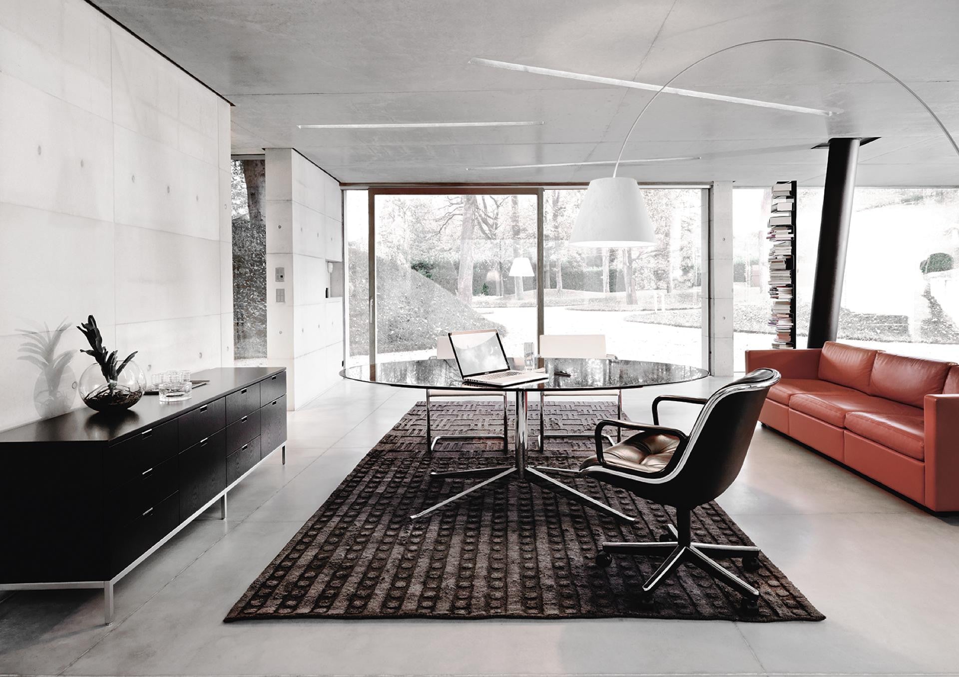 Florence Knoll Round Table