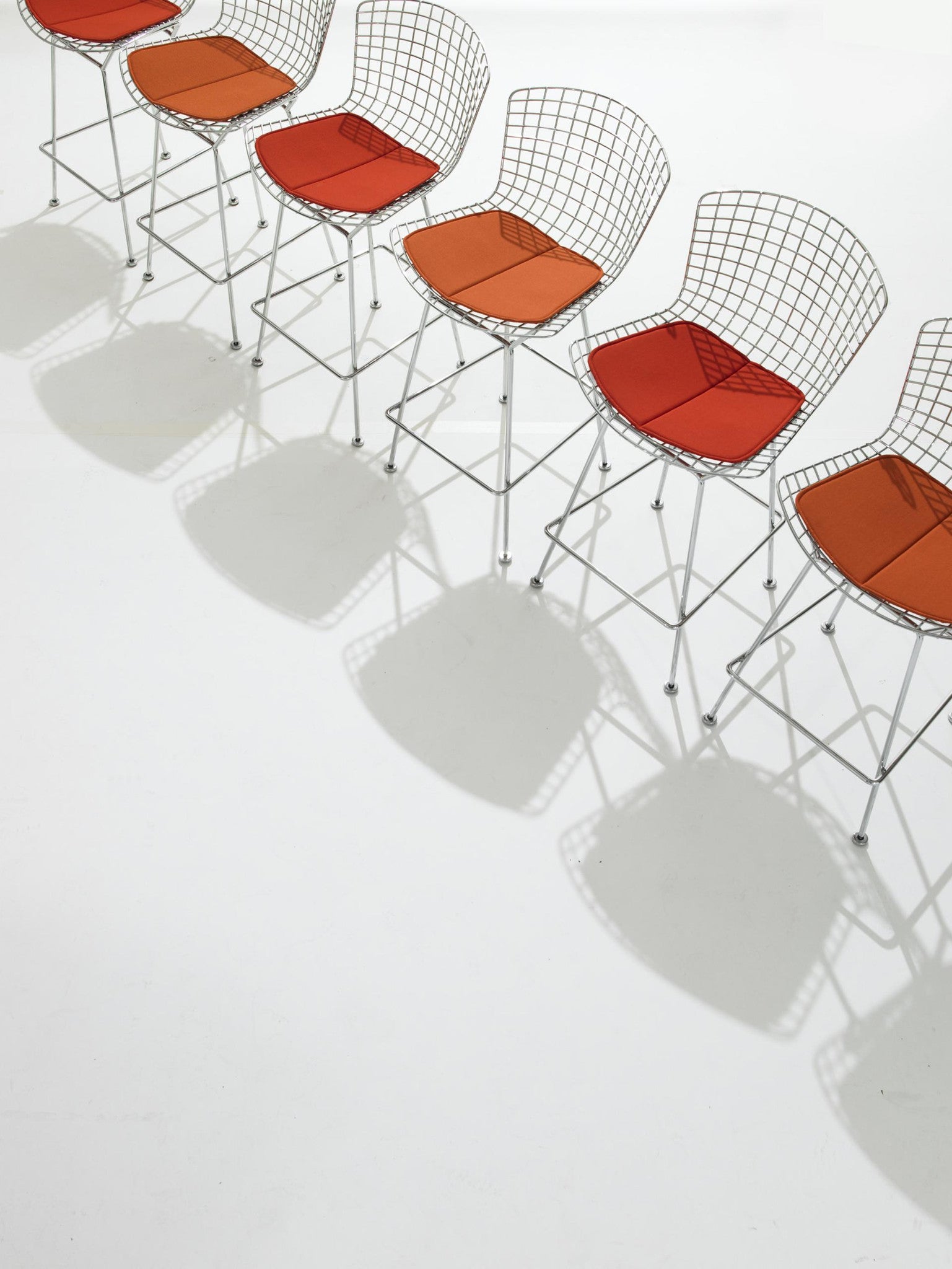 Bertoia Bar Stool, red