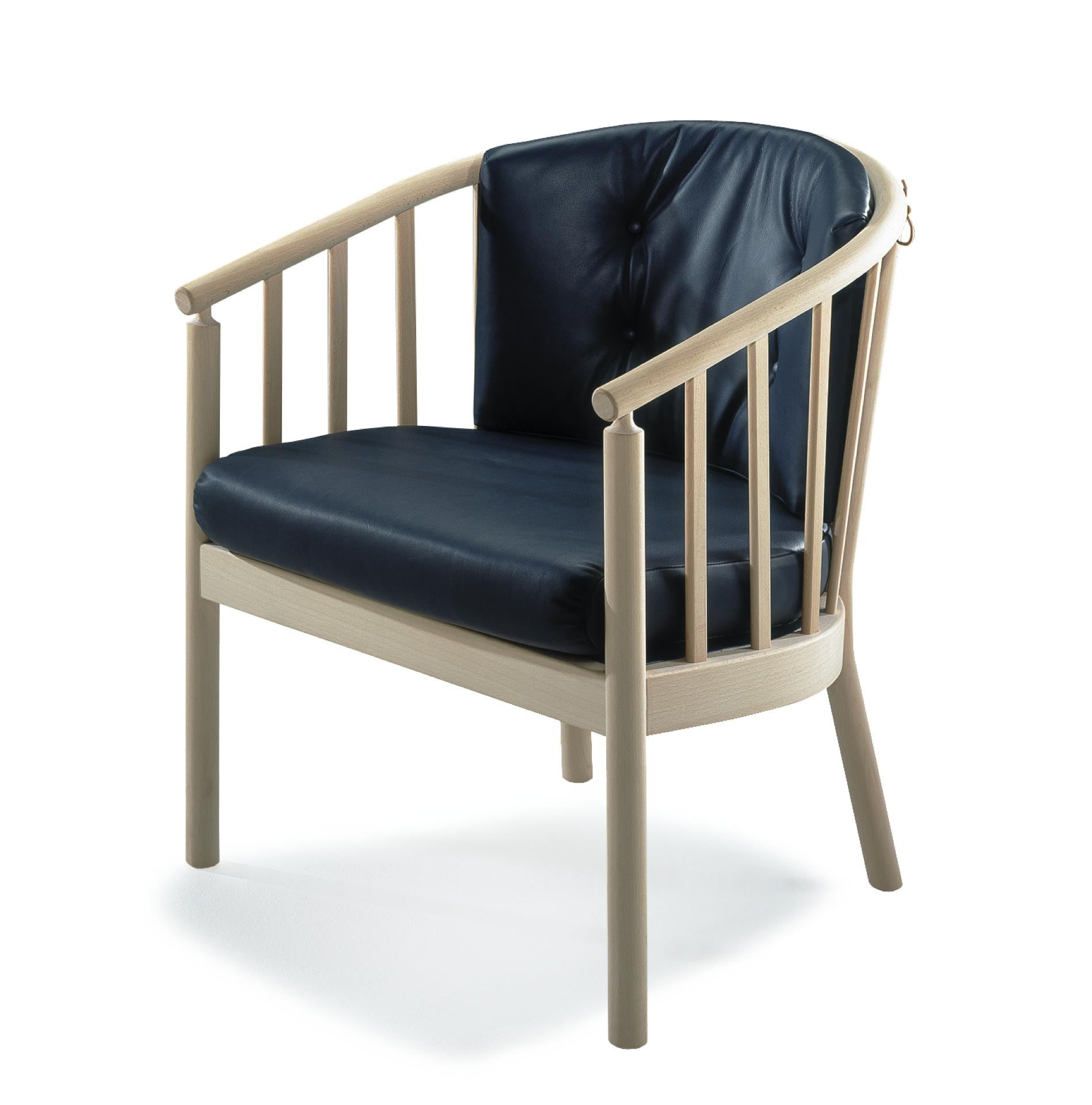 Bella chair in leather Bella chair in leather