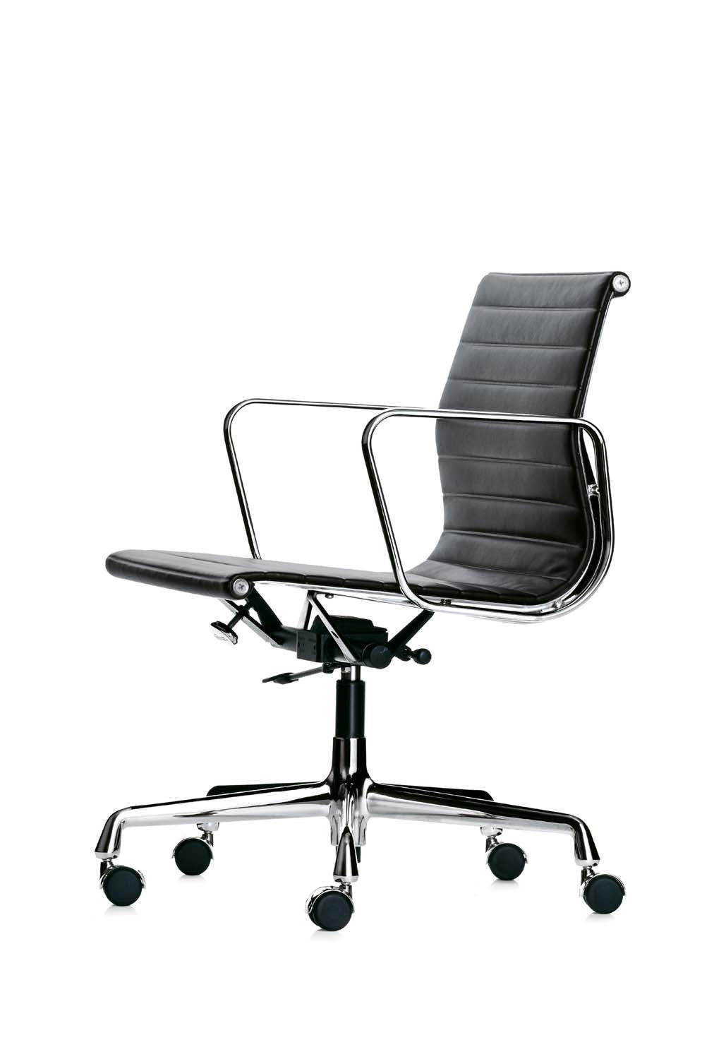 Eames Aluminium Chair EA 117 black leather