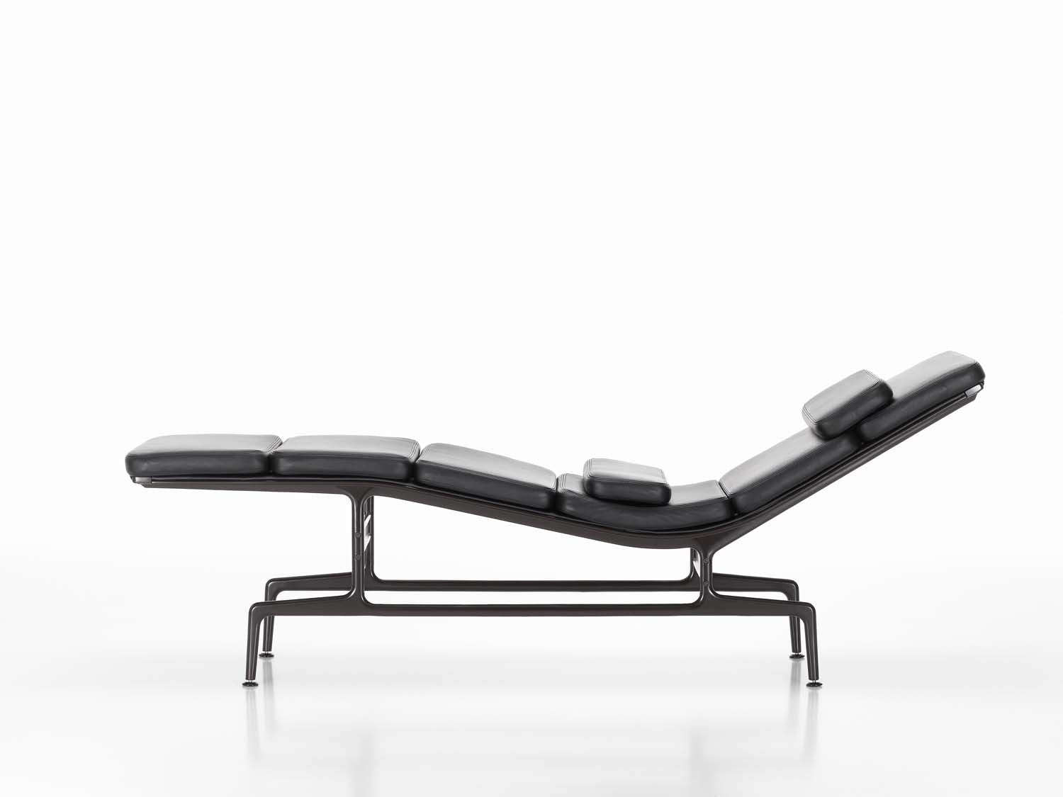 Eames Soft Pad Chaise ES 106