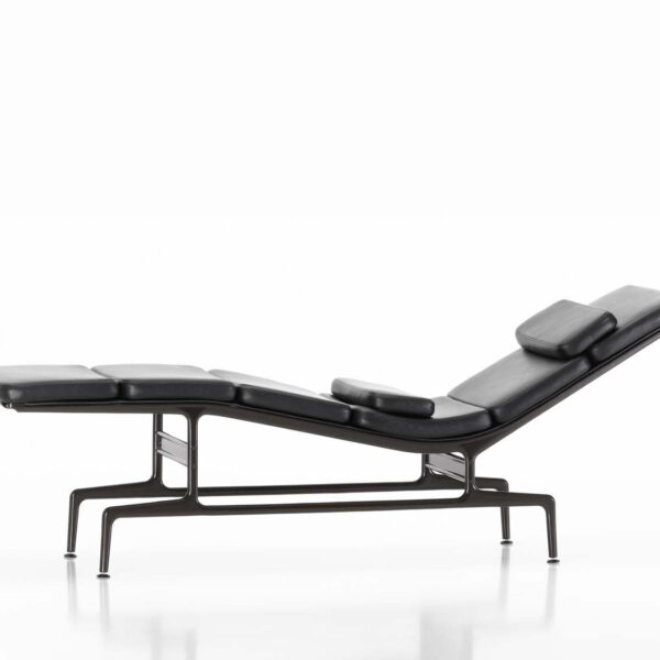 Eames Soft Pad Chaise ES 106