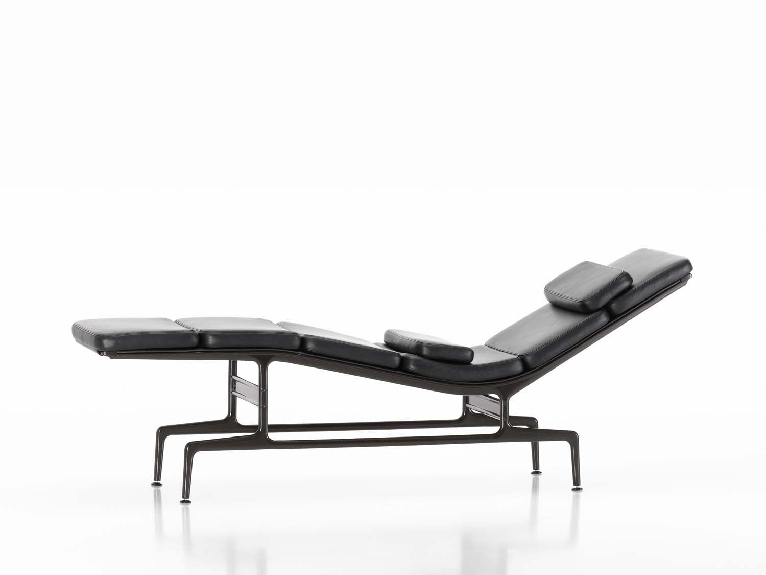 Eames Soft Pad Chaise ES 106