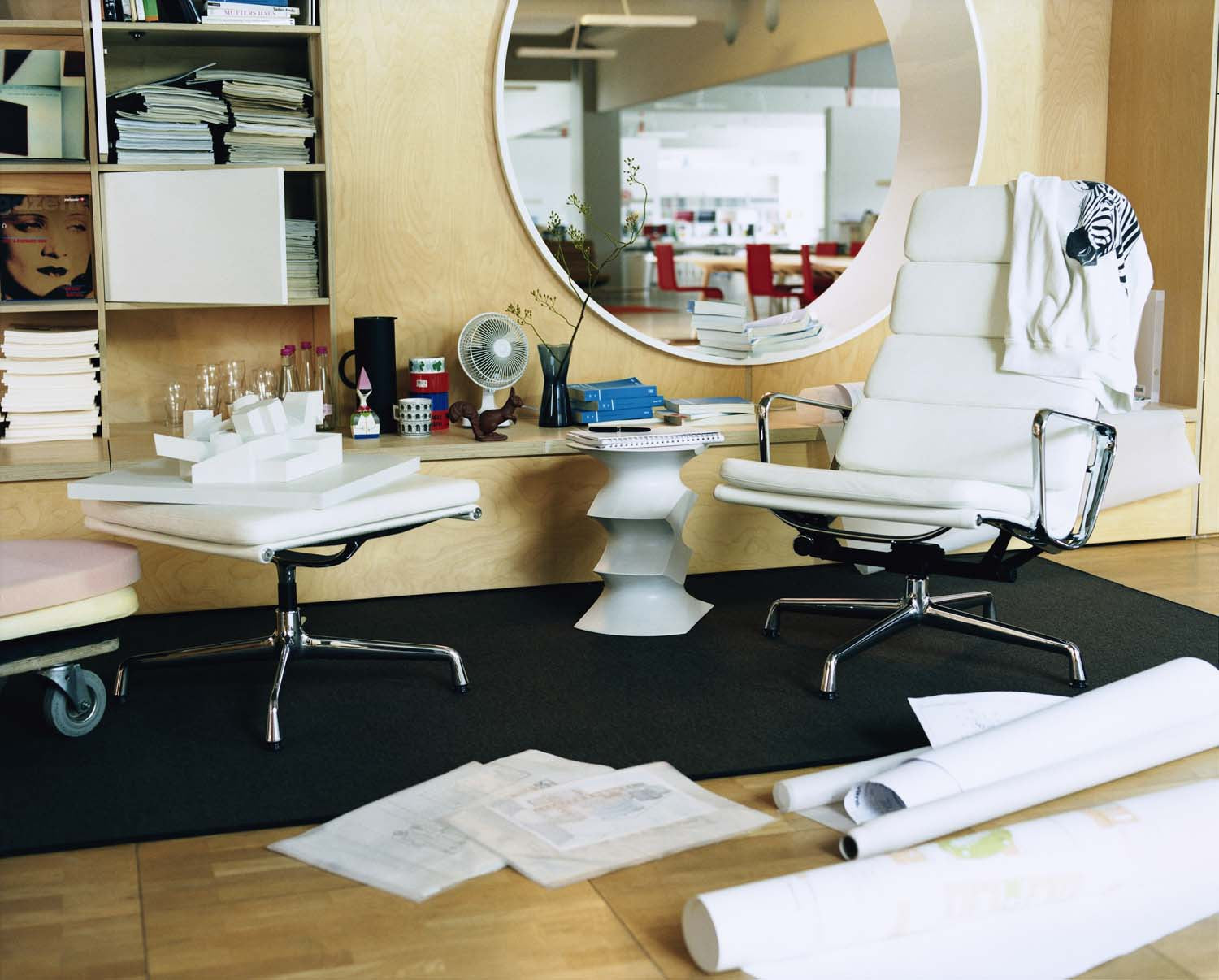 Eames EA 222 and EA 223