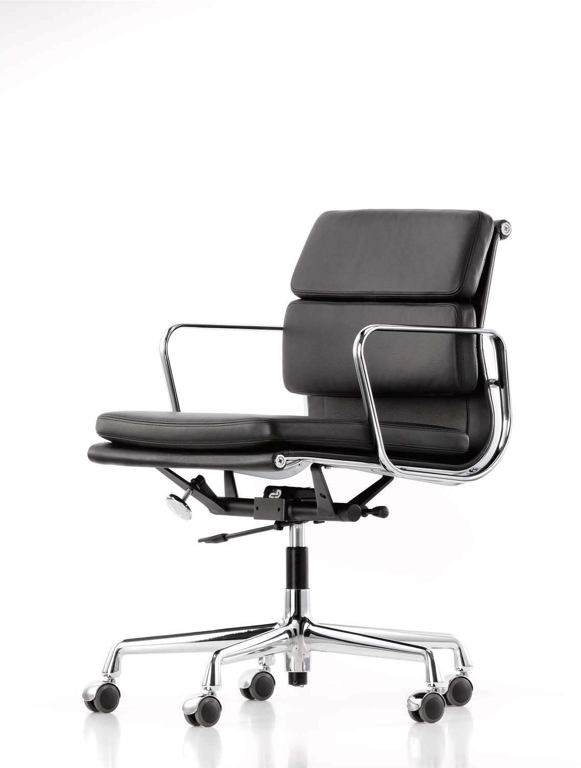 Eames Soft Pad Chair EA 217, black leather