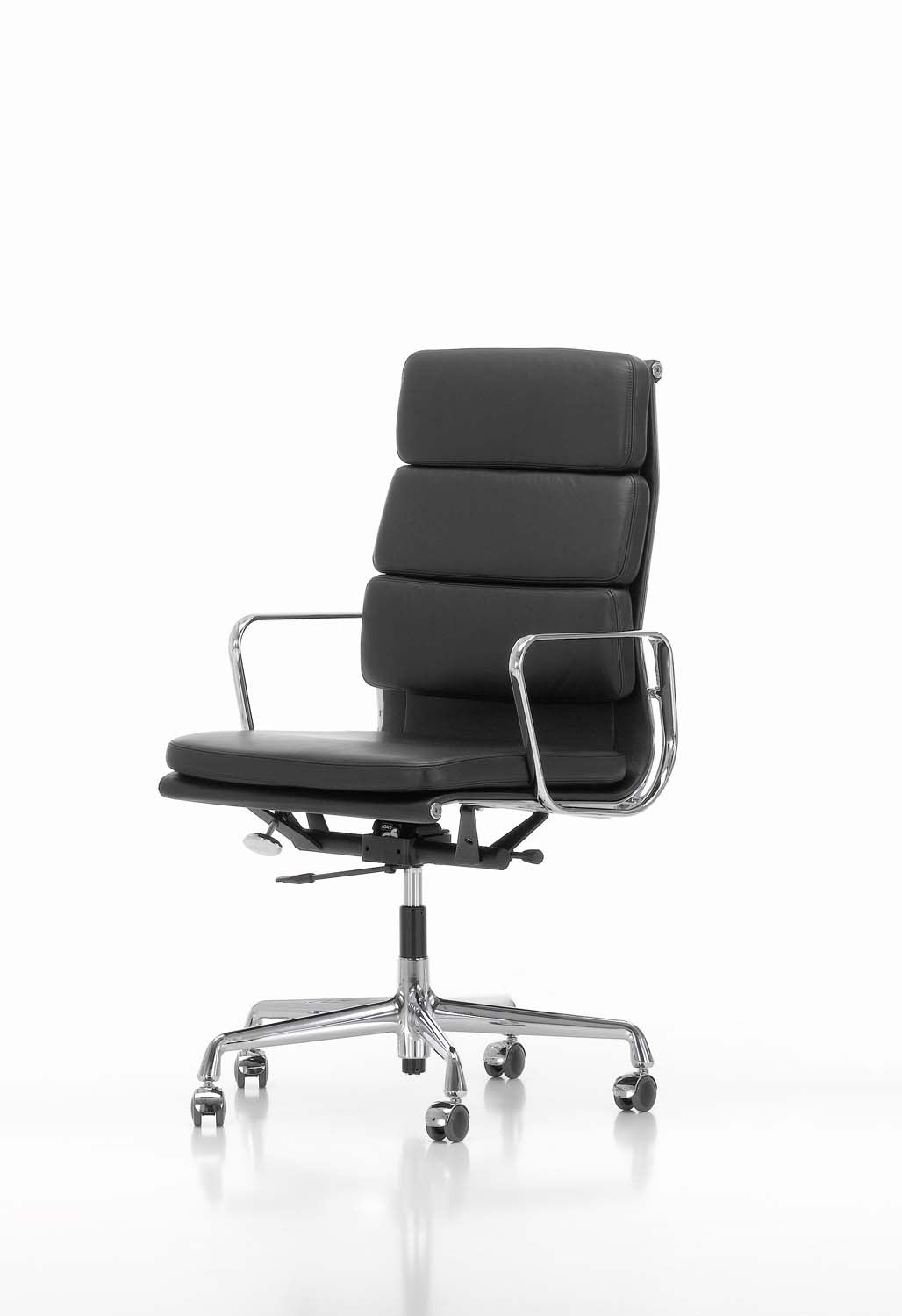Eames Soft Pad Chair - EA 219 black leather