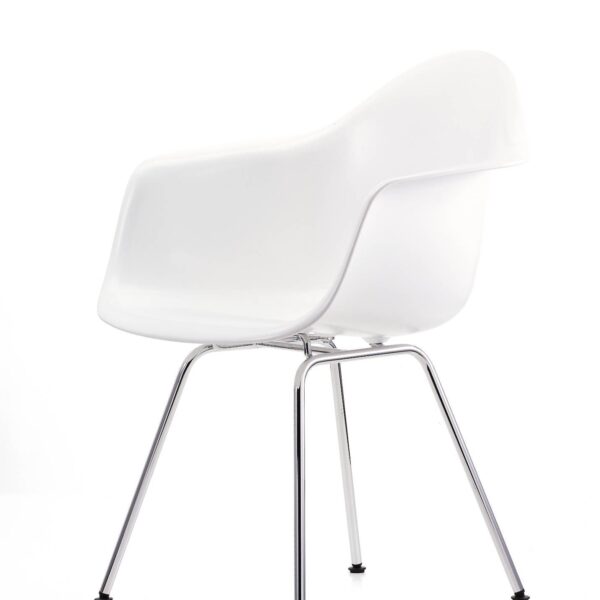 Eames DAX Chair in white