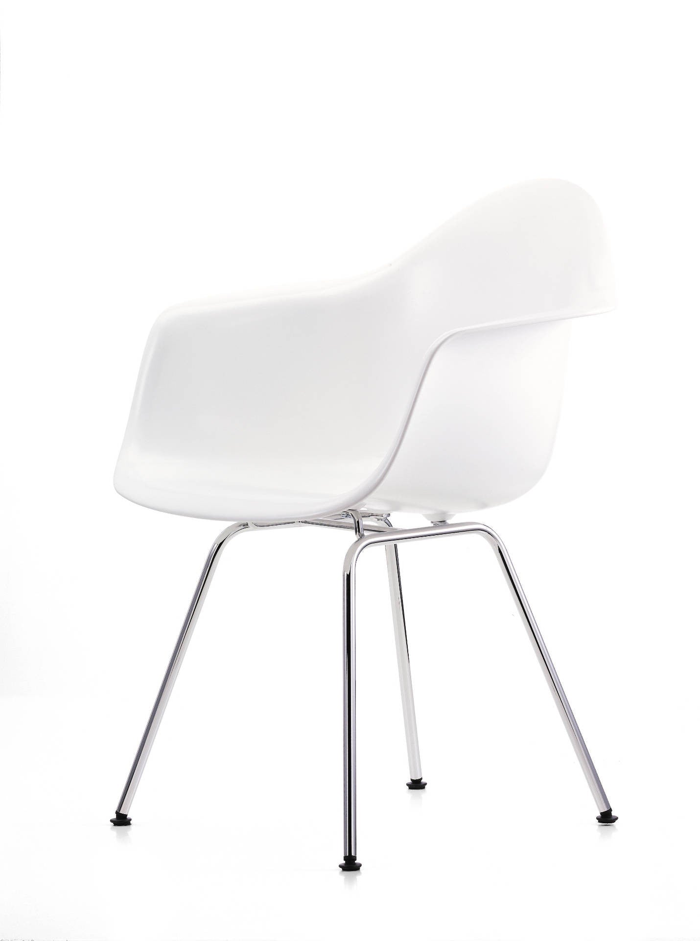 Eames DAX Chair in white