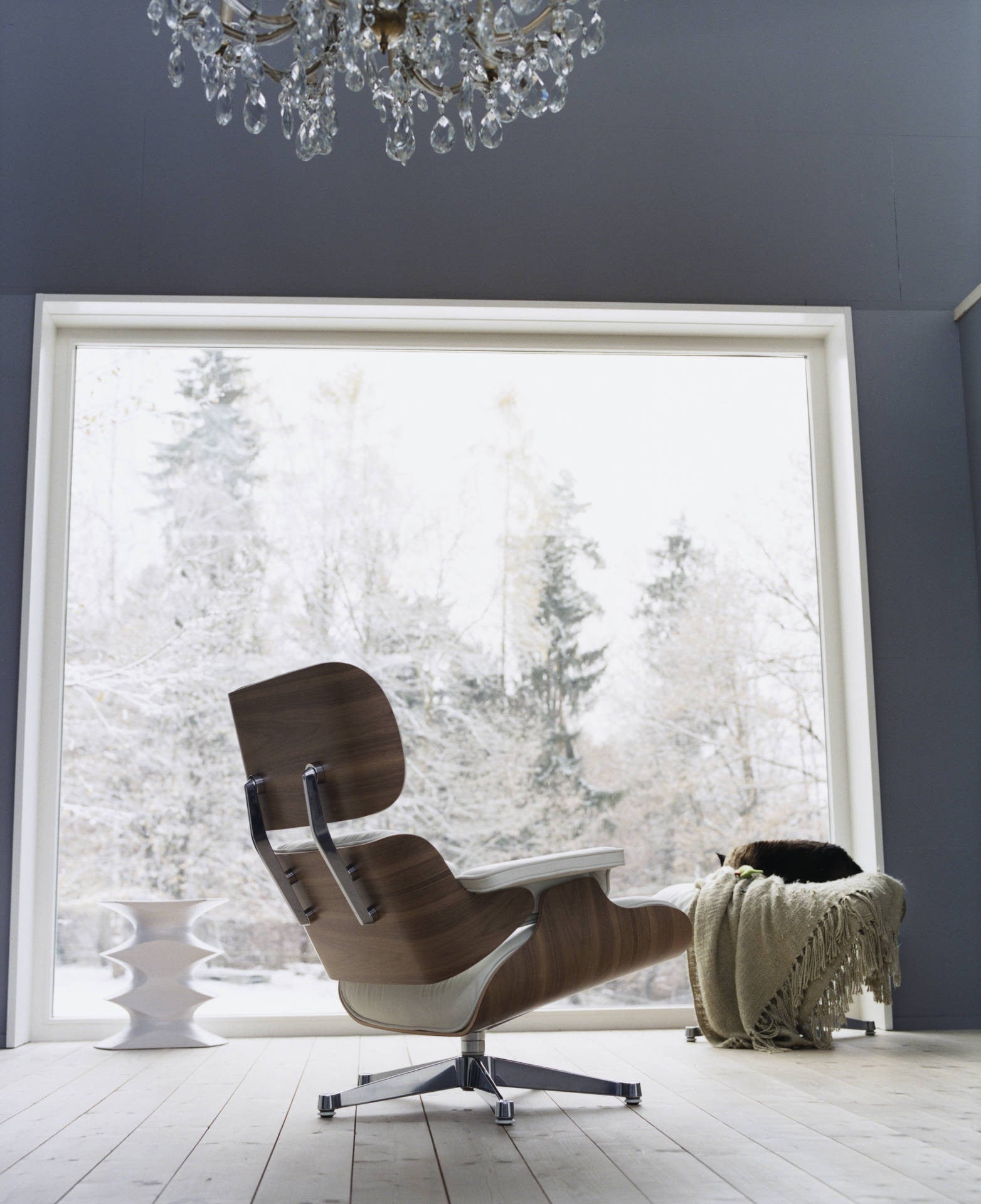 Eames Lounge Chair White Version