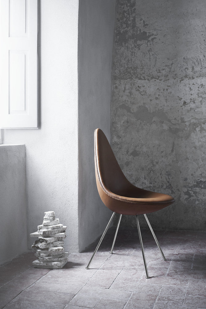 drop-chair-fully-upholstered-walnut leather