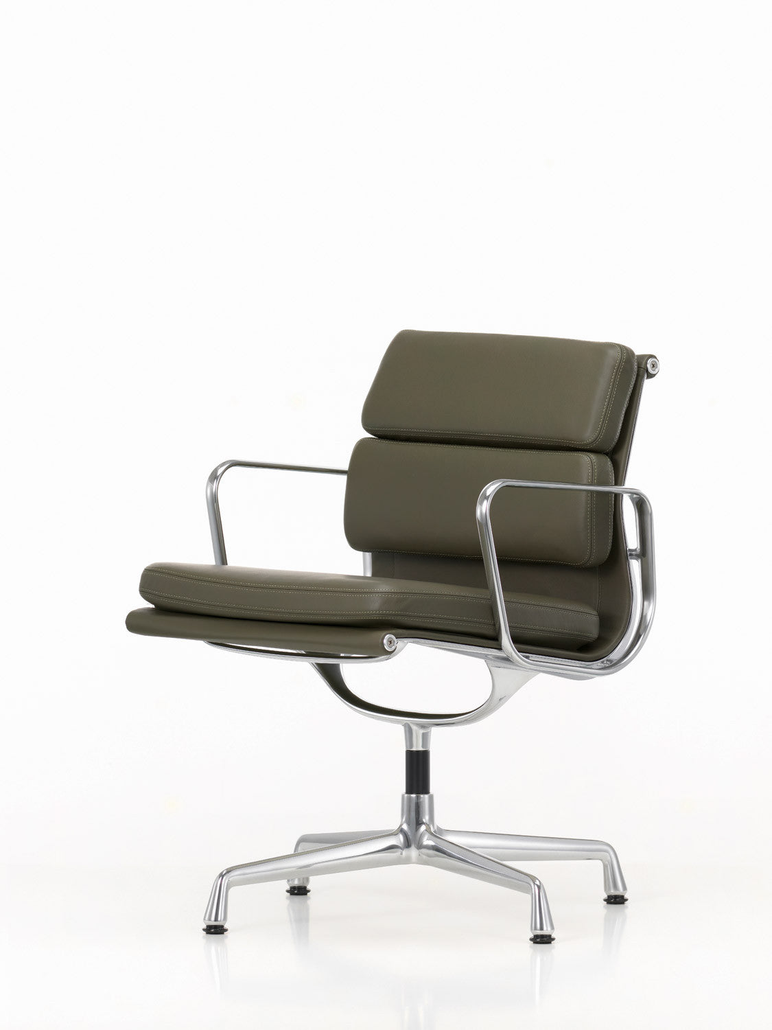 Eames Soft Pad Chair - EA 207