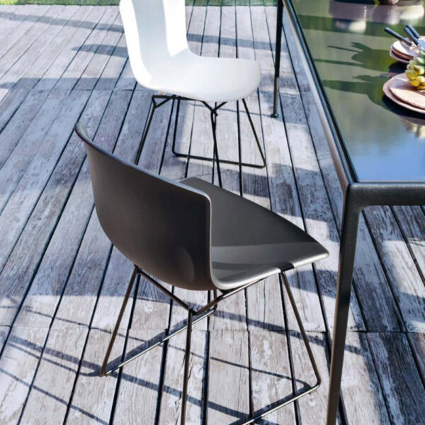 Bertoia Plastic Side Chair outdoor, white and grey