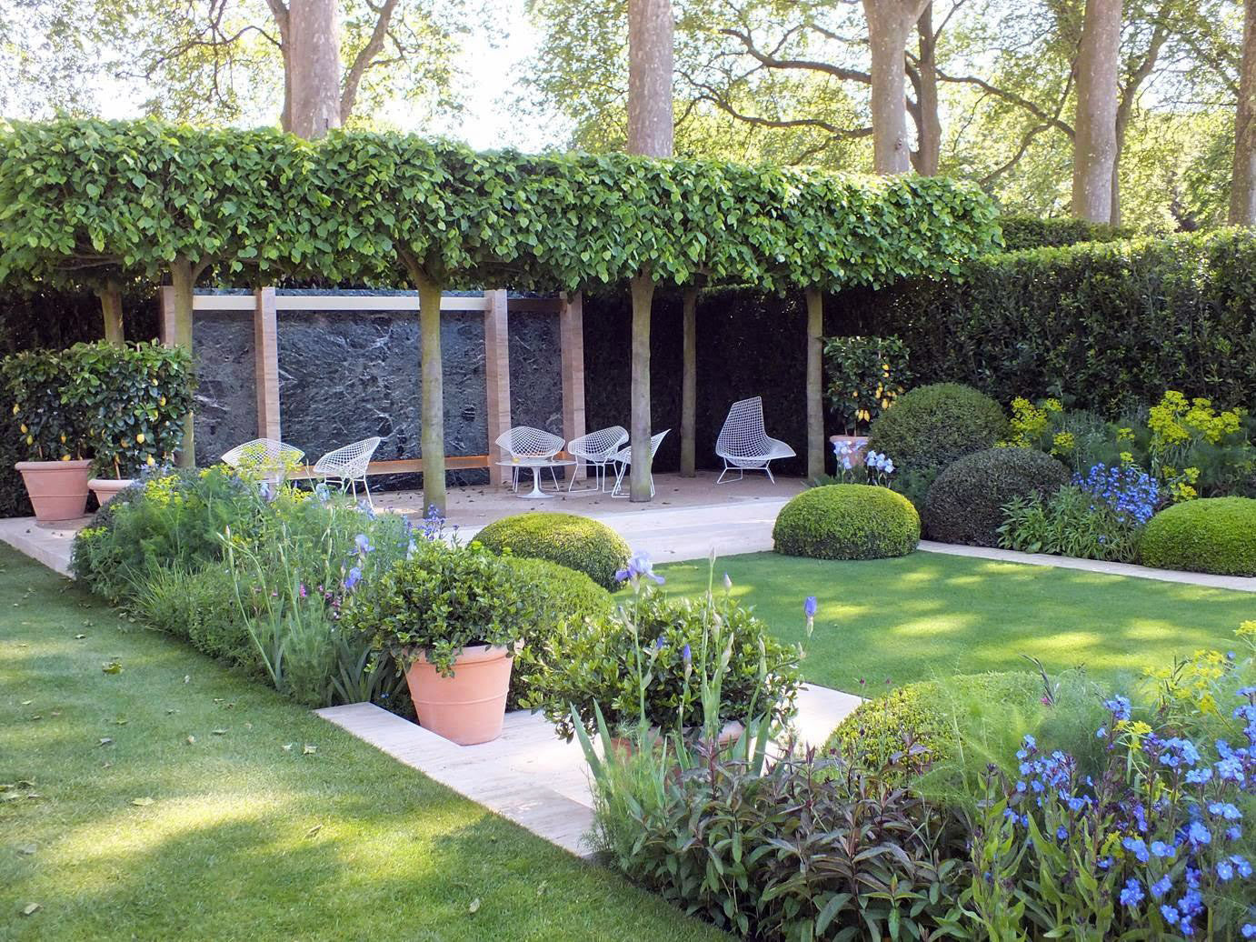 Bertoia Diamond Armchair Outdoor