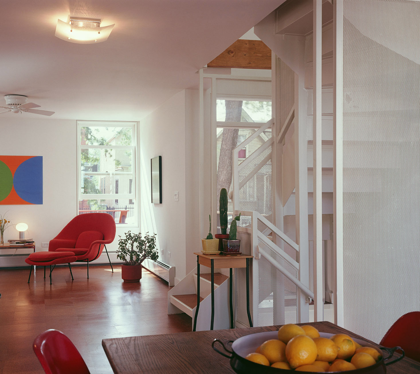 Saarinen Womb Chair and Ottoman - Relax