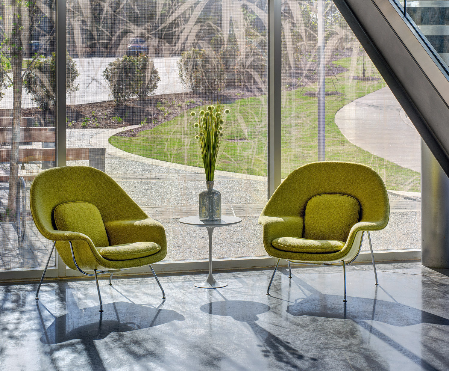 Saarinen Womb Chair and Ottoman - Relax