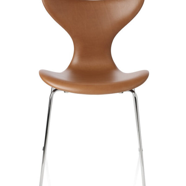 fritz_hansen_arne_jacobsen_lily_chair_walnut