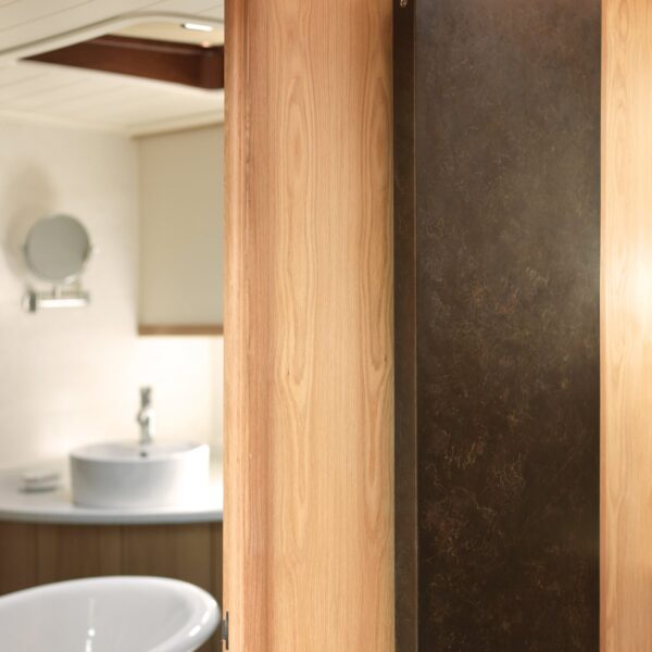 Eskimo Outline Gong Radiator in Dusky Moodstress vertical