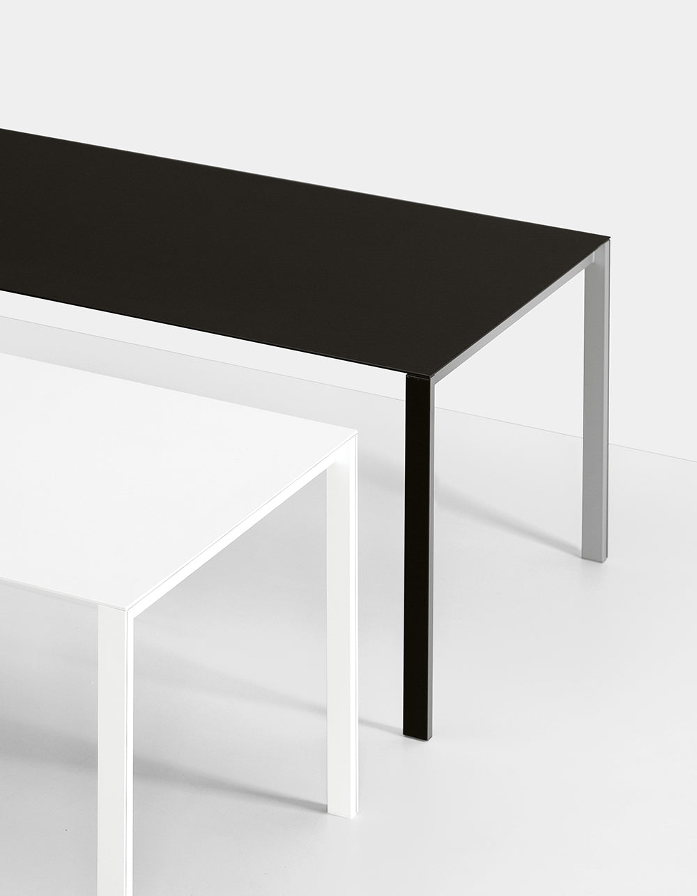 Thin-K Extendable Aluminium Table