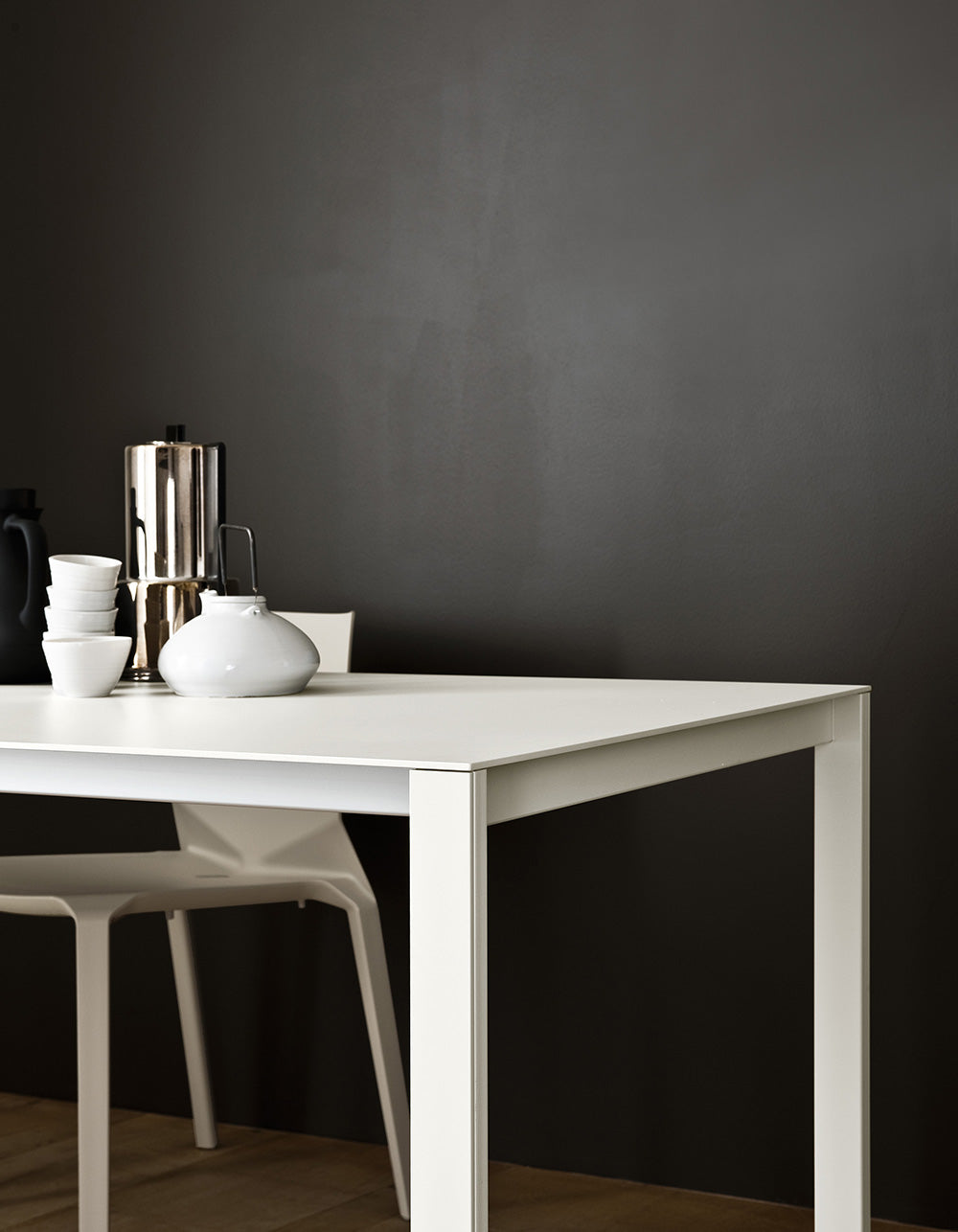 Thin-K Extendable Aluminium Table
