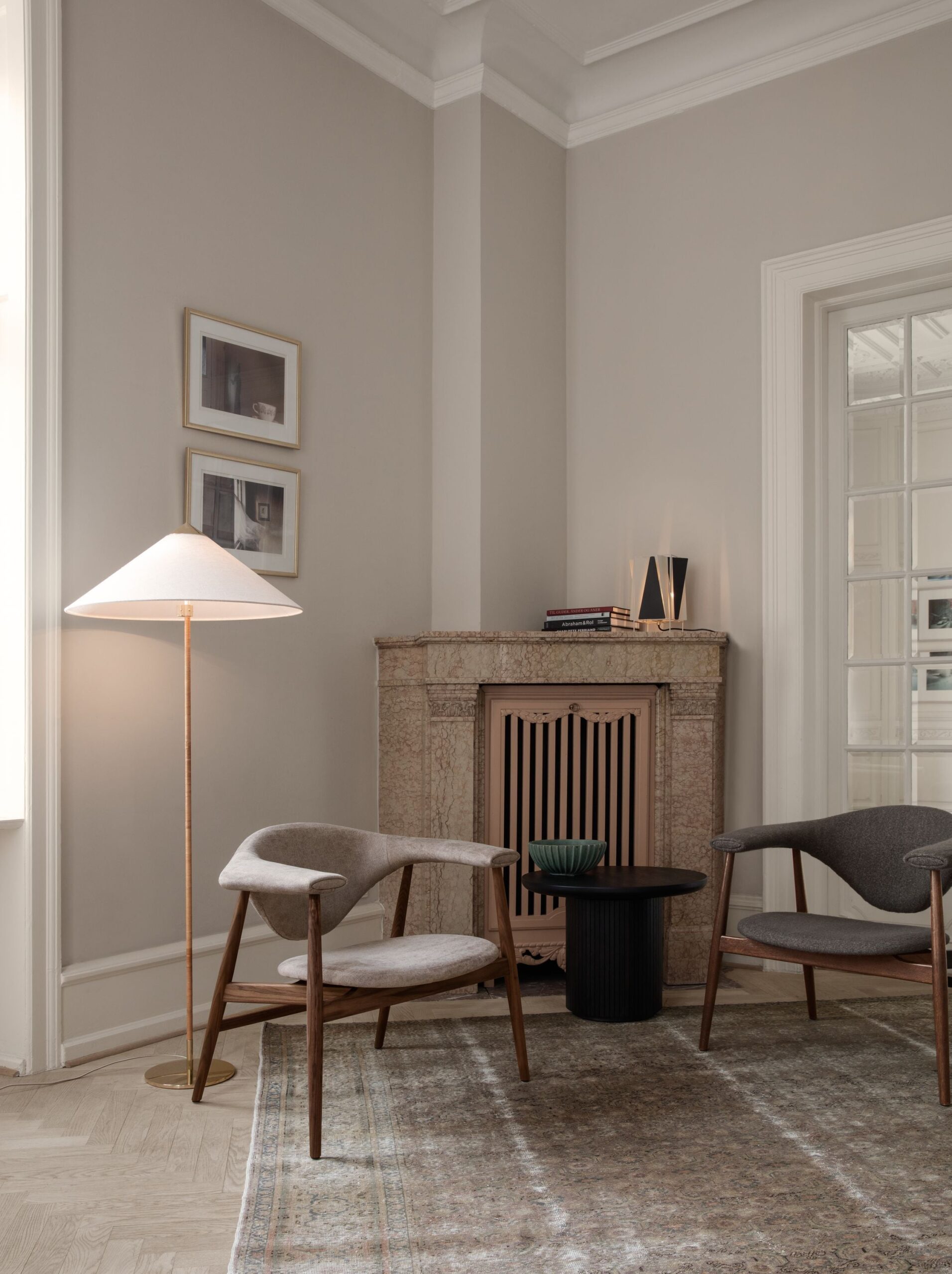 MasculoLoungeChair_9602FloorLamp_MoonCoffeeTable_B-4TableLamp_On-large MasculoLoungeChair_9602FloorLamp_MoonCoffeeTable_B-4TableLamp_On-large