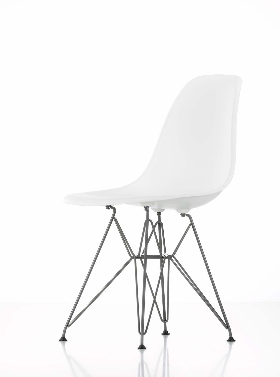Eames DSR Chair, white shell Eames DSR Chair, white shell