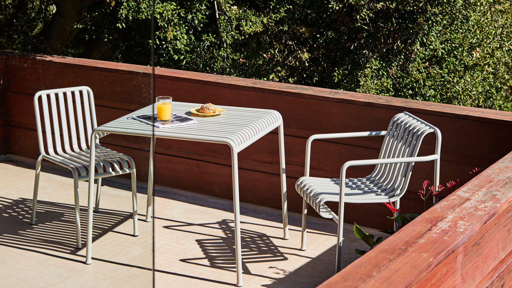 hay-ronan-erwan-bouroullec-chair-palissade-sky-grey-indoor-outdoor