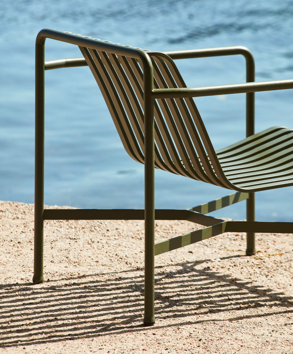 hay-ronan-erwan-bouroullec-lounge-chair-low-palissade-olive-indoor-outdoor hay-ronan-erwan-bouroullec-lounge-chair-low-palissade-olive-indoor-outdoor