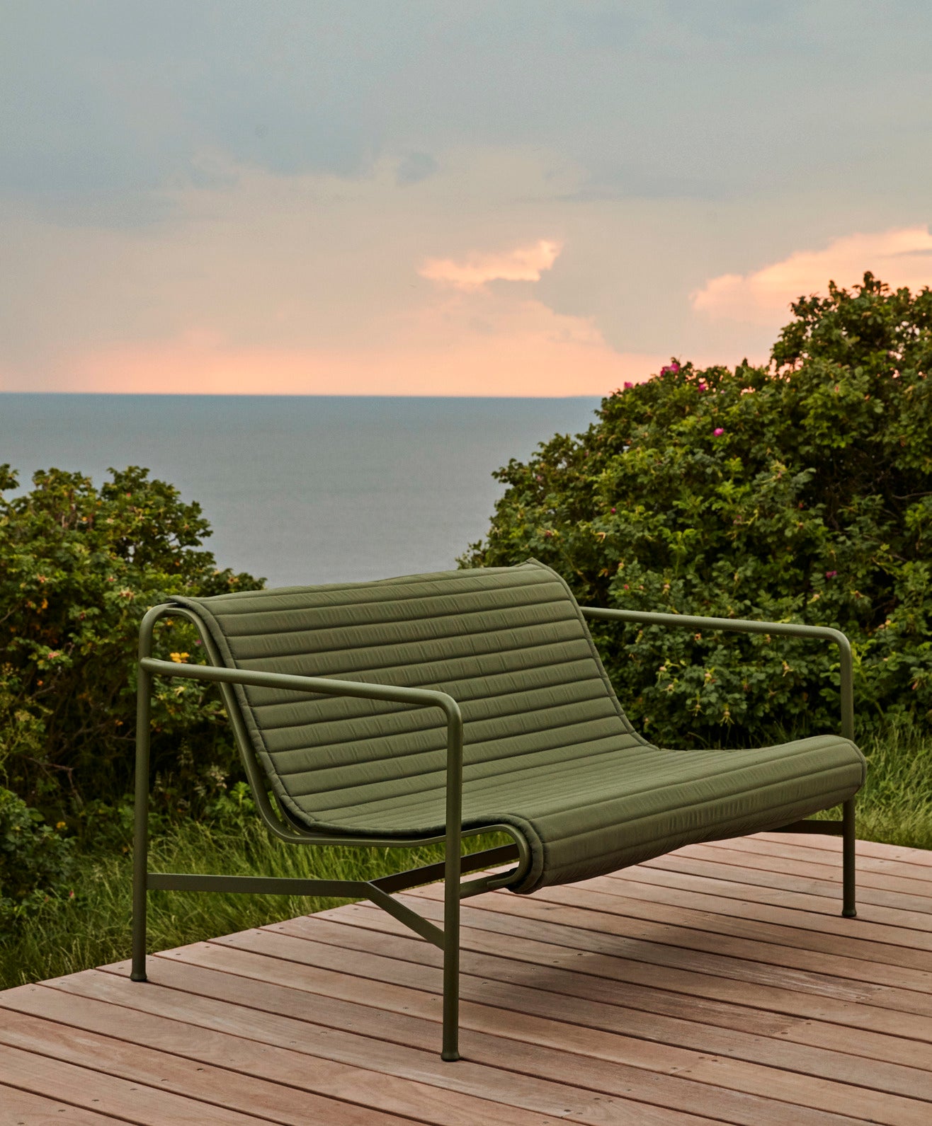 hay-ronan-erwan-bouroullec-lounge-sofa-palissade-olive-indoor-outdoor-quilted-cushion-olive