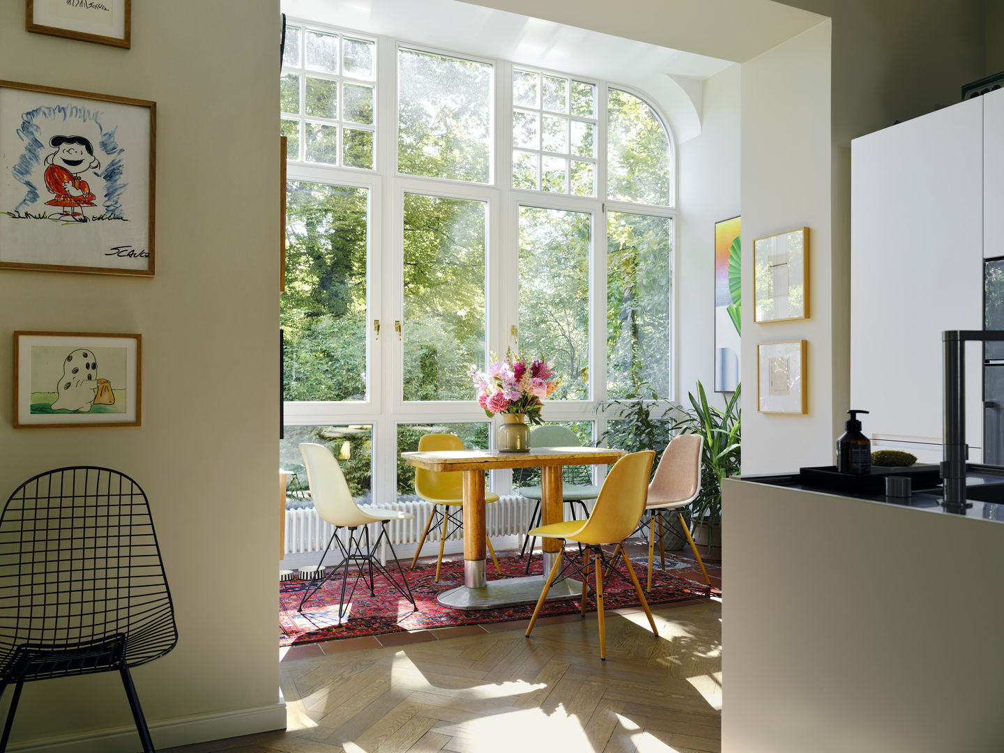 Vitra Eames DSW Fiberglass Chair